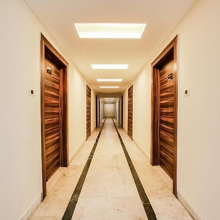 ホテルCapital O 61351 Waii International Bhalukpung エクステリア 写真
