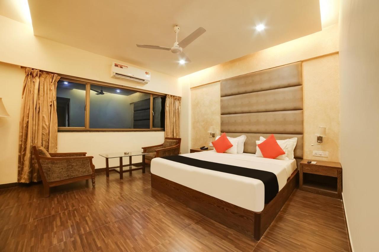 ホテルCapital O 61351 Waii International Bhalukpung 部屋 写真